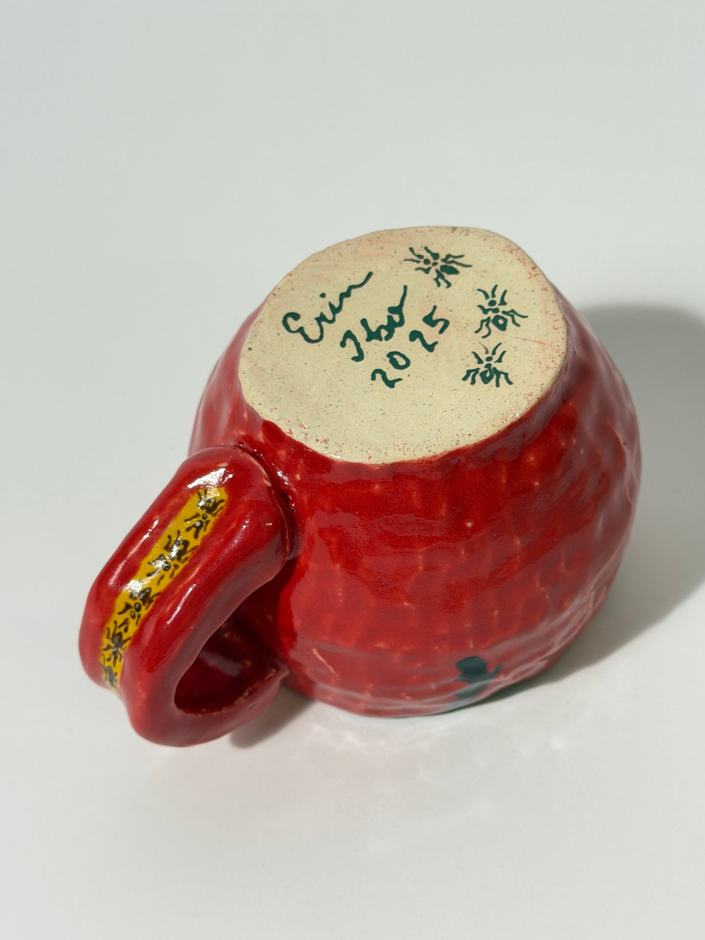 red delicious mug