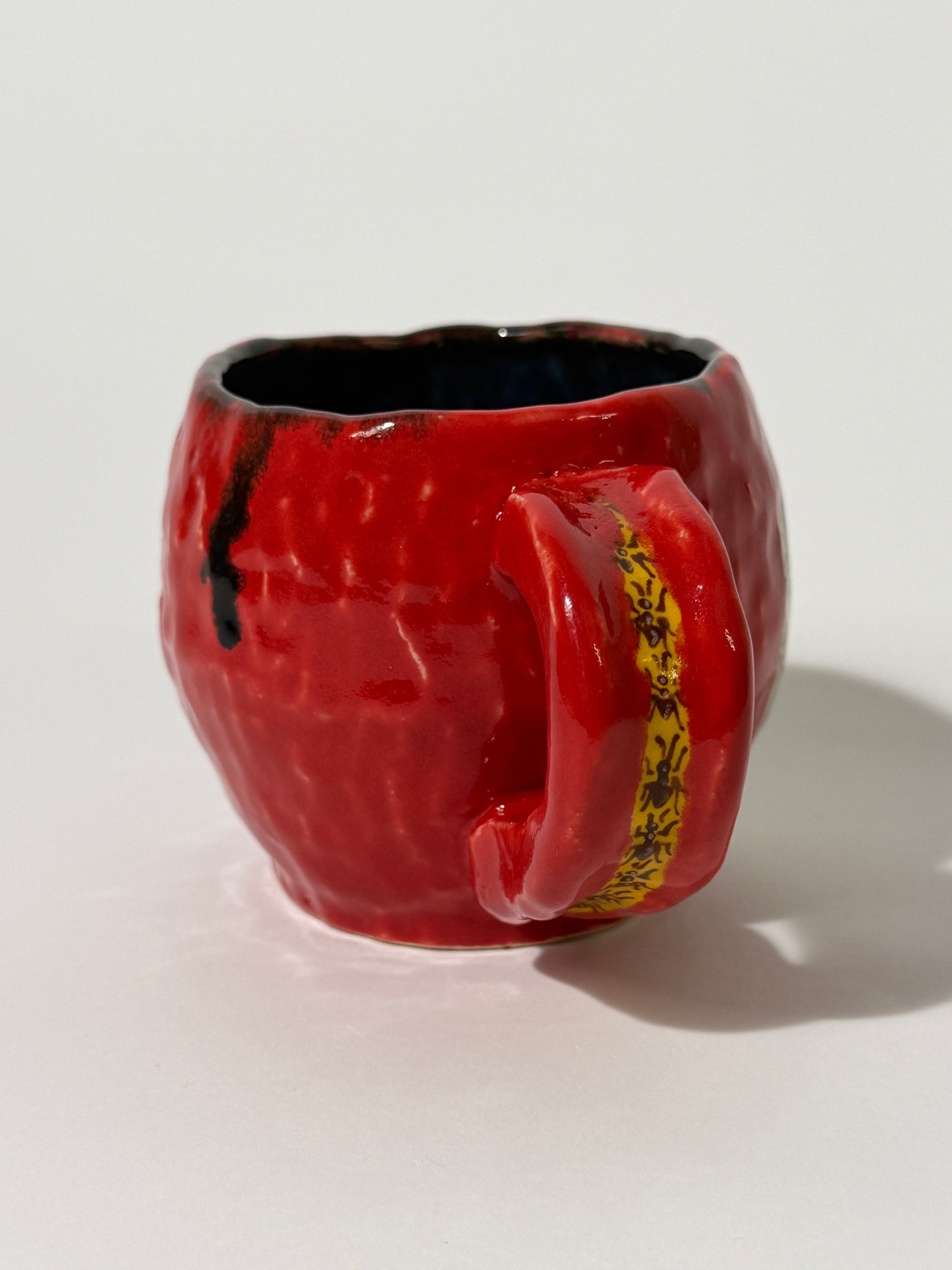 red delicious mug